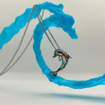 Load image into Gallery viewer, ciondolo artigianale  delfino argento 925 con collanina
