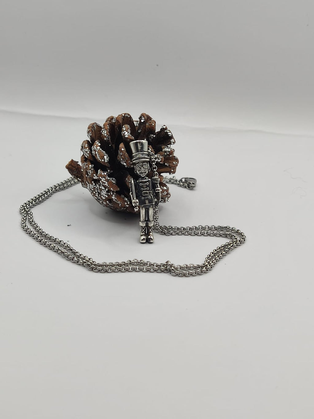 collana con ciondolo schiaccianoci con gambine movibili, in Argento 925, handmade